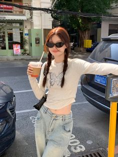 Korea Summer, Foto Ideas Instagram, How To Pose, 가을 패션, Insta Photo Ideas, Teen Fashion Outfits, Ulzzang Girl, Teen Fashion