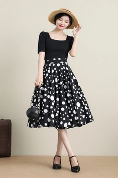 Black polka dot Circle.
.Outfits.Design.Top.Long.Pattern.Styles.Midi.Crochet High Waisted Circle Skirt, Polka Skirt, Midi Circle Skirt, Skirt Chiffon, Polyester Skirt, 1950s Style, High Waist Skirt, Full Circle Skirts, 1950s Fashion