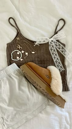 Aesthetic Brandy Melville Outfits, Outfit Inspo Brandy Melville, Birthday School Outfit, Sleepy Outfits, Brandy Melville Outfits, Back To School Outfit