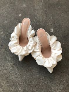 Slip on this mule, for doing all the things, like saying "I do" or getting groceries. Heel height: 2.5” / 65 mm Brother Vellies, Perfect Wedding Shoes, Denim On Denim, Fishtail Braid, Stiletto Sandals, Carrie Bradshaw, Pretty Shoes, Dream Shoes, Mode Inspiration