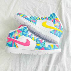 ✨Authentic, brand new in box. ✨100% hand painted to perfection❤️ ✨Waterproof and scratchproof ✨Please make sure that you choose your correct size using Nike’s size guide and you are okay with the shipping time! ✨All sizes available! The size may be converted to youth/men’s depending on what’s in stock. Multicolor Jordan 1, Custom Multicolor Sneakers With Artwork, Multicolor Hand Painted Low-top Custom Sneakers, Multicolor Hand Painted High-top Sneakers, Shoe Embroidery, Artistic Hand-painted Multicolor Custom Sneakers, Custom Air Jordan 1, Shoe Artwork, Custom Jordans