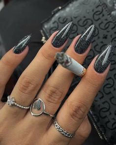 Short Stiletto Nails Designs, Rave Nails, Punk Nails, Fall Gel Nails, Casual Nails, Makijaż Smokey Eye, Minimalist Nails, Classy Nails