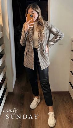 Plaid Blazer Outfit, Blazer Outfits Casual, Fashionable Work Outfit, Winter Fashion Outfits Casual, Elegante Casual, Stylish Work Outfits, Casual Work Outfits, Looks Chic