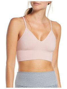 Alo Yoga delight sports bra. #aloyoga #sports-bras #activewear Yoga Ball Exercises, Workout Clothes Nike, Birthday Pins, Yoga Techniques, Gym Shark