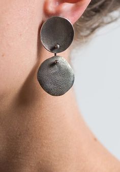 Cos Jewellery, Plate Earrings, Pmc Jewelry, Modern Silver Jewelry, Edgy Earrings, Contemporary Jewelry Design, Silver Gold Jewelry, Metal Smithing, Modernist Jewelry