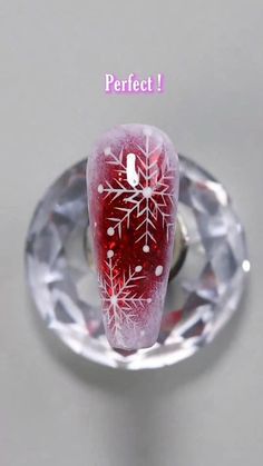 Red Snowflake Nails, Glitter Nails Red, Nail Snow, Red Winter Nails, Winter Nails Red, Nails Red Christmas, Red Glitter Nails, Red Christmas Nail, Short Christmas Nails