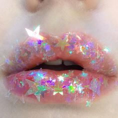 making the colours more bright, and the background more hot pink than usual as always tho Glitter Carnaval, Glitter Wallpaper Iphone, Rosa Make-up, Kawaii Makeup, Glossy Lips