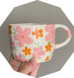 Pink and orange coffee mug, handmade, ceramic, mug, coffee, diy, pottery, ceramics Diy Painted Mugs, Simple Pottery Painting Ideas, Mugs Aesthetic, Orange Mug, Orange Mugs, Hand Painted Mugs, Pottery Painting Designs, Tassen Design