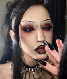 Purple Alt Makeup, Alternative Makeup Ideas, Punk Makeup Looks, Maquillage Goth, Unconventional Beauty