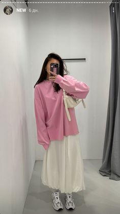 Oufits Casual, White Skirt, Abayas Fashion, Fashion Spring, Autumn Outfit, Pink Outfit, Mode Vintage, Lookbook Outfits