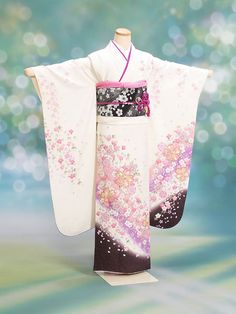 Orange Kimono, Cute Kimonos, Kimono Japan, Traditional Japanese Kimono, Yukata Kimono, Kimono Design, Traditional Kimono, Beautiful Kimonos, Womens Kimono