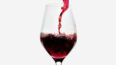 The Right Red Wine Temperature Is Cooler Than You Think - Bon Appétit Wine Temperature, Food Paintings, Wine Presents, Warm Wine, Champagne Region, Homemade Wine, Italy Wine, Wine Time