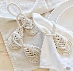 the napkins are tied together and ready to be used as placemats or table decorations