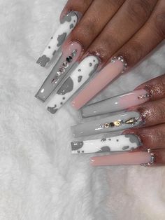 Baddie Birthday Nails Coffin, Baddie French Tip Nails, Long Acrylic Nails Square, Long Exotic Nail Designs, Square Acrylic Nails Long, Nail Inspo Baddie, Baddie Nail Art, Crazy Acrylic Nails, Acrylic Nail Set