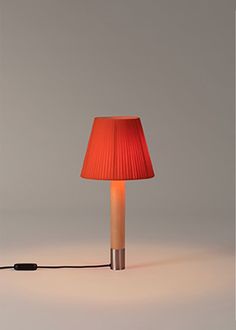 BASTA09UL Wooden Columns, Wood Columns, Tall Table Lamps, Red Table Lamp, Santa Cole, Bronze Lamp, Mini Table Lamps, The Eighties, Tall Table