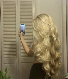 Long Blonde Curls, Perfect Blonde Hair, Vacation Hairstyles, Golden Blonde Hair, Light Blonde Hair, Hair Inspiration Color