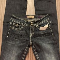 New With Tags Vigoss Jeans Size 3/4 (27) Retail $99 Cute Fits With Black Jeans, Black Flared Jeans, 2000s Jeans, Flare Jeans Outfit, Mcbling Fashion, Black Flare Jeans, Bling Jeans, 2000s Clothes, Vigoss Jeans