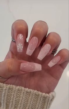 Nail Silver, Movie Aesthetic, Winter Nails Acrylic, Accent Nail, Pointed Nails, Nails Glitter, Christmas Nails Acrylic, Nails 2023