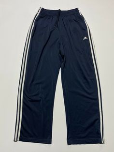 Adidas Mens Climate black Sweatpants Joggers - Size Medium Great Condition. Good condition no stains! Tiny tiny hole on front side right leg. Men Streetwear Style, Adidas Outfits Men, Men’s Sweatpants, Adidas Sweatpants Outfit, Swag Clothing, Adidas Clothes, Adidas Outfit Men, Mens Scarf Fashion, Mens Track Pants