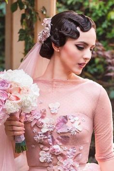 Wedding Hair Short, Romantic Wedding Hairstyles, Idda Van Munster, Wedding Hair Styles, Chic Short Hair, Romantic Wedding Hair, Finger Waves, Bridal Hair Updo, Long Hair Wedding Styles