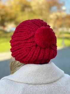 Fisherman's Rib Beret Hat Knitting Pattern. Create a stylish beret with beautiful texture using the Fisherman's Rib stitch. Perfect for intermediate knitters or adventurous beginners. A timeless design that’s great for gifting or your own wardrobe! ​ ​#KnittingPattern #FishermansRib #BeretHat #HandmadeStyle