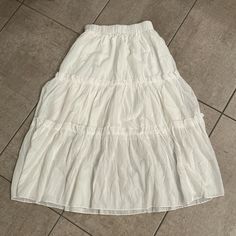 White Romwe Midi Skirt New With Tags Size - Xs Romwe Outfit, Romwe Sweater, Long White Skirt, Thrift Board, Midi Skirt White, Flannel Skirt, Long Midi Skirt, White Long Skirt, Fairy Skirt