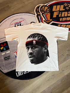 Nba T Shirt Design, Nba Graphic Tees, Graphic Tees Design, Vintage Rap Tees, Personalized T Shirt, T Shirt Outfit, Vintage Tee Shirts