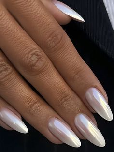 Blanco  Collar   Geométrico Uñas de Color Embellished Braid Nails Wedding, Pearl Summer Nails, Bees Nails, Fun Acrylic Nails, Pearl White Nails, Pearls Nails, Ball Nails, Nails Pearl, White Almond Nails