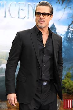 Brad Pitt Black Silk Suit Men, Men Dress Outfits, Gucci Suit, Trendy Mens Haircuts, Wedding Dresses Men Indian, Gentlemens Club, Mens Fashion Blog, Atelier Versace