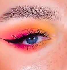 Best Friend Makeup Looks, Cute Neon Makeup Looks, Orange Makeup For Blue Eyes, Eye Makeup Bright Colors, Bright Color Eye Makeup, Colored Eye Shadow Looks, Easy Makeup Colorful, Orange Eyeshadow Green Eyes, Boat Party Makeup