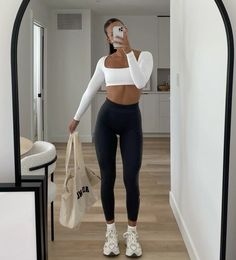 Gymwear Outfits, Look Legging, Cute Workout Outfits, Fitness Wear Outfits, Fits Aesthetic, Cute Gym Outfits, Gym Outfits, Gym Style, Causual Outfits