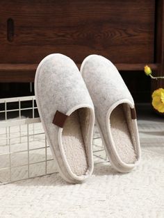 Women's Fleece Sticky Cloth Simple And Quiet Anti-Skid Indoor Slippers With Flying Edge Design, Suitable For All Seasons, Couples, Soft And Silent Bottom Home Shoes Beige     Geometric,Plain    Women Shoes, size features are:Bust: ,Length: ,Sleeve Length: Trendy Tote Bags, Calf Socks, Womens Fleece, House Slippers, Shoulder Tote Bag, Edge Design, Shoulder Tote, Vintage Bags, Retro Inspired