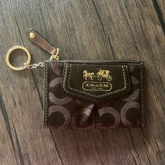 Small Brown Coach Keychain Wallet With Gold Detailing. Pre-Owned, Never Used. Coach Wallet Keychain, Coach Keychain Wallet, Coach Keychain, Accessory Inspo, Brown Coach, Bag Keychain, Trippy Wallpaper, Girly Bags, Keychain Wallet