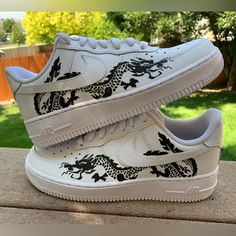 Dragon Custom, Custom Sneakers Diy, White Air Force 1, Custom Painted Shoes, Painted Sneakers, Nike Air Force 1s, Custom Nike Shoes, All Nike Shoes, Air Force 1 Custom