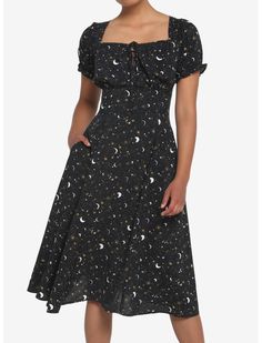 Lace Front Dress, Black And Red Roses, Short Sundress, Celestial Print, Hot Topic Dresses, Her Universe, Plus Size Fits, Spooky Vibes, Black Midi Dress