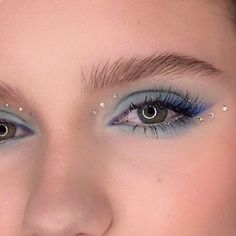 Gem Ideas For Face, Eye Make Up Gems, Make Up Ideas With Rhinestones, Gems Face Makeup, Rave Gems Face, Face Gems Eye Makeup, Eye Gem Designs, Concert Face Gems, Eras Tour Eye Gems