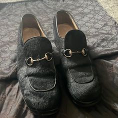 Luxurious Vintage Gucci Pony Skin Loafer, With Slight Platform. In Good Used Condition, Gentle Wear And Tear As Seen In The Photos. Gucci Black, Gucci Shoes, Tom Ford, Vintage Gucci, Loafers, Gucci, Skin, Women Shoes, Women Shopping