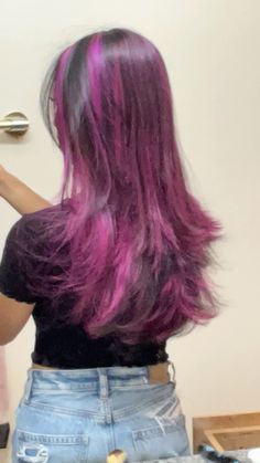 Dark Purple Hair With Pink Highlights, Pink And Purple Highlights In Brown Hair, Chunky Pink Highlights In Brown Hair, Purple Streak In Brown Hair, Purple And Pink Ombre Hair, Purple Highlights On Black Hair, Chunky Colored Highlights, Purple Chunky Highlights, Y2k Chunky Highlights