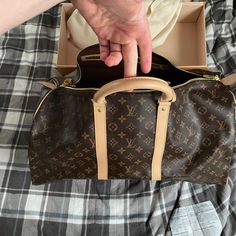 Selling This Authentic Louis Vuitton Keepall 55 $1500. Only Issue Is One Zipper Is Stuck To The Side. The Other Zipper Fully Closes The Bag. Otherwise In Excellent Condition. Louis Vuitton Keepall 55, Bags Louis Vuitton, Louis Vuitton Keepall, Louis Vuitton Bags, Authentic Louis Vuitton, Womens Tote Bags, Louis Vuitton Bag, Louis Vuitton, Zipper