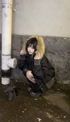 Fur Lined Jacket Outfit, Japanese Archive Fashion, Edgy Pose, My Idol Dress To Impress, Hairstyles Wallpaper, Winter Grunge, Gothic Mode, Asian Short Hair, Ny Fashion