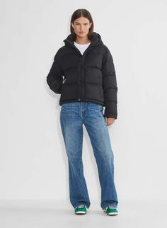 THE SUPER PUFF™ SHORTY | Aritzia Fall Activewear, Coat Guide, Sweat Vest, 2024 Wishlist, New Party Dress, Tailored Coat, Down Puffer Jacket