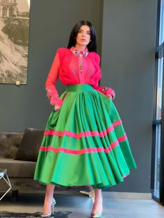 Green Pink Outfit, Spring Outfits Pink, Skirt And Top Outfits, Dona Matoshi, Pink And Green Dress, Lace Dress Classy, Divine Proportion, Roll Dress, The Golden Ratio