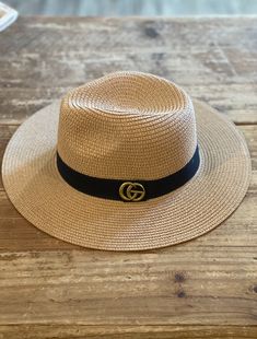 GUCCI SUN HAT Hat Outfits Summer, Gucci Summer, Floppy Hats, Hat Outfit, Well Dressed Women, Gucci Hat, Spray Tan, Stylish Hats, Summer Hat