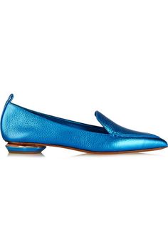 blue suede? Nah, Nicholas Kirkwood's metallic textured-leather flats. #NicholasKirkwood Metallic Flats, Nicholas Kirkwood, Pointed Toe Flats, Footwear Design Women, Shoe Obsession, Spring Shoes, Leather Flats, Blue Shoes, Primavera Estate