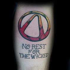 a man with a tattoo on his leg that says no rest for the wicker