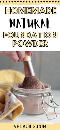 In a small glass bowl, measure out arrowroot or cornstarch. Add 1/4 tsp of cocoa powder, bentonite clay and 1/4 tsp of nutmeg. #HomemadeFoundationPowder #DIYHomemadeFoundationPowder #FoundationPowder #VedaOils Homemade Eyeshadow, Diy Face Powder, Homemade Foundation, Diy Makeup Remover Pads, Diy Natural Makeup, Diy Concealer, Arrow Root, Diy Eyeshadow, Diy Makeup Remover