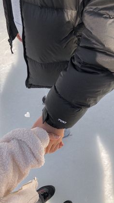 ice skating, ice skating aesthetic, couple goals, couples aesthetic, private couple photos, winter outfit inspo, winter outfit aesthetic, ice skating outfit, ice skating candies, candid, couple ig story inspo, couples instagram story, date idea, winter date, aesthetic Snow Pictures, Aesthetic Couple, Cute Couples Photos, Couples Poses For Pictures, Fashion Mistakes, Cute Relationship Goals, Winter Aesthetic, Paros