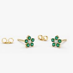 14K Emerald and Diamond Flower Studs Diamond Flower, Flower Studs, Diamond Color, Eternity Bands, Diamond Gemstone, Gold Yellow, Jewelry Ideas, Round Diamond, Amazing Jewelry