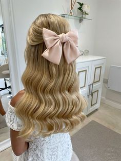 Half Up Half Down Wedding Hair With Bow, Hairstyles For 11 Year Girl, Bridal Shower Hairstyles The Bride, Baby Shower Hairstyles, Bridal Shower Hair, Girly Hairstyles