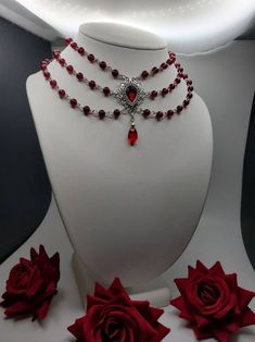 Victorian, Renaissance, Romantic, Classic Choker. - Etsy Red And White Jewelry, Gothic Accessories Jewellery, Red Necklaces, Stylish Jewelry Accessories, Jewels Diy, Romantic Classic, Belly Jewelry, Magical Jewelry